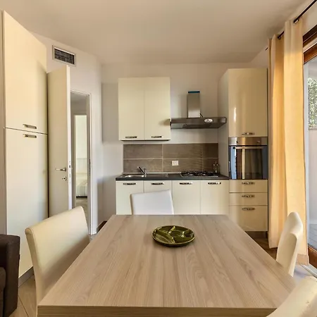 Apartament Air-conditioned With Garden And Private Parking *