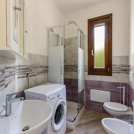 Air-conditioned With Garden And Private Parking Apartament *