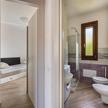 Апартаменты Air-conditioned With Garden And Private Parking